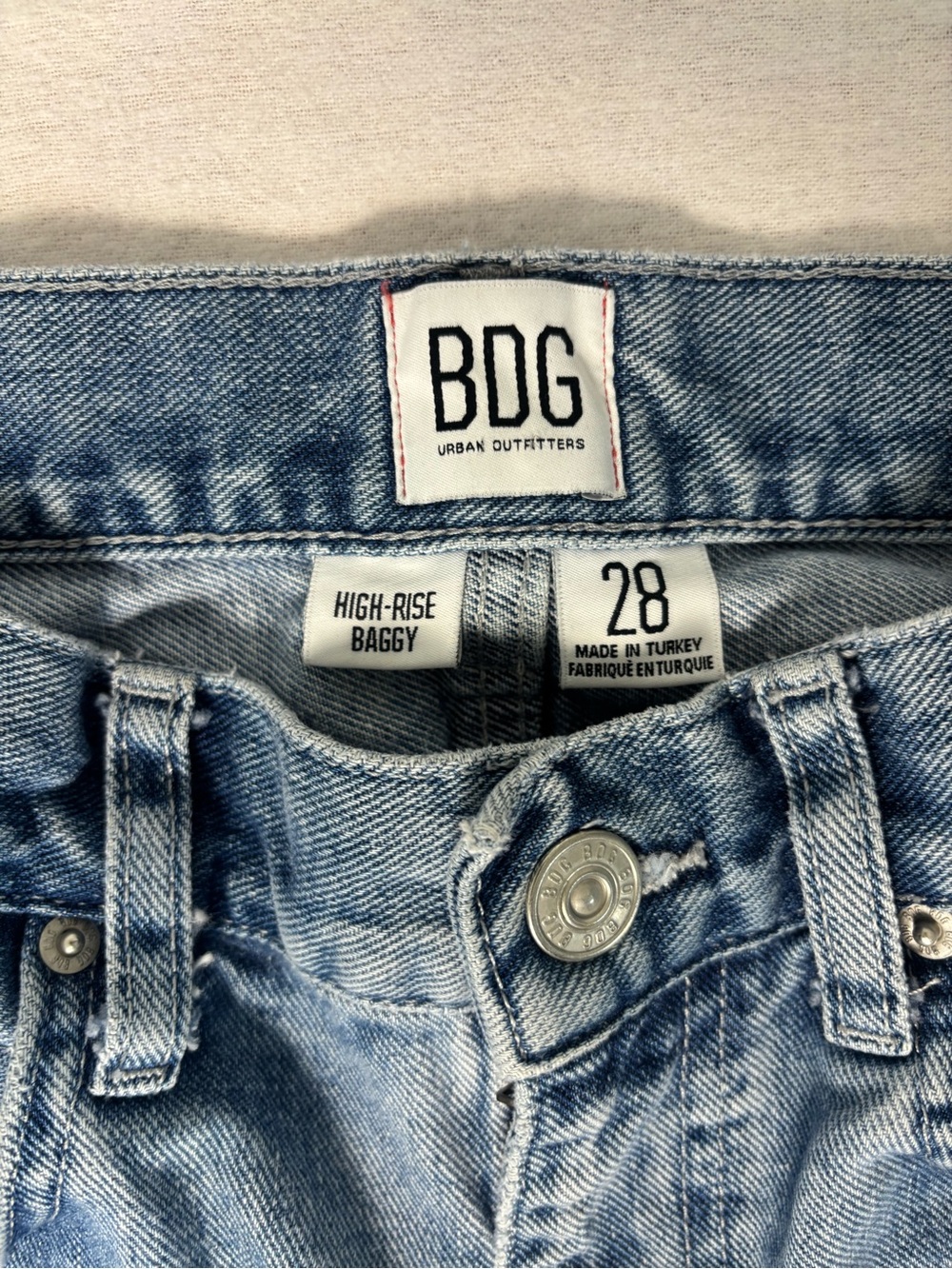 BDG Relaxed High-Rise Baggy Jeans — Light Blue Denim